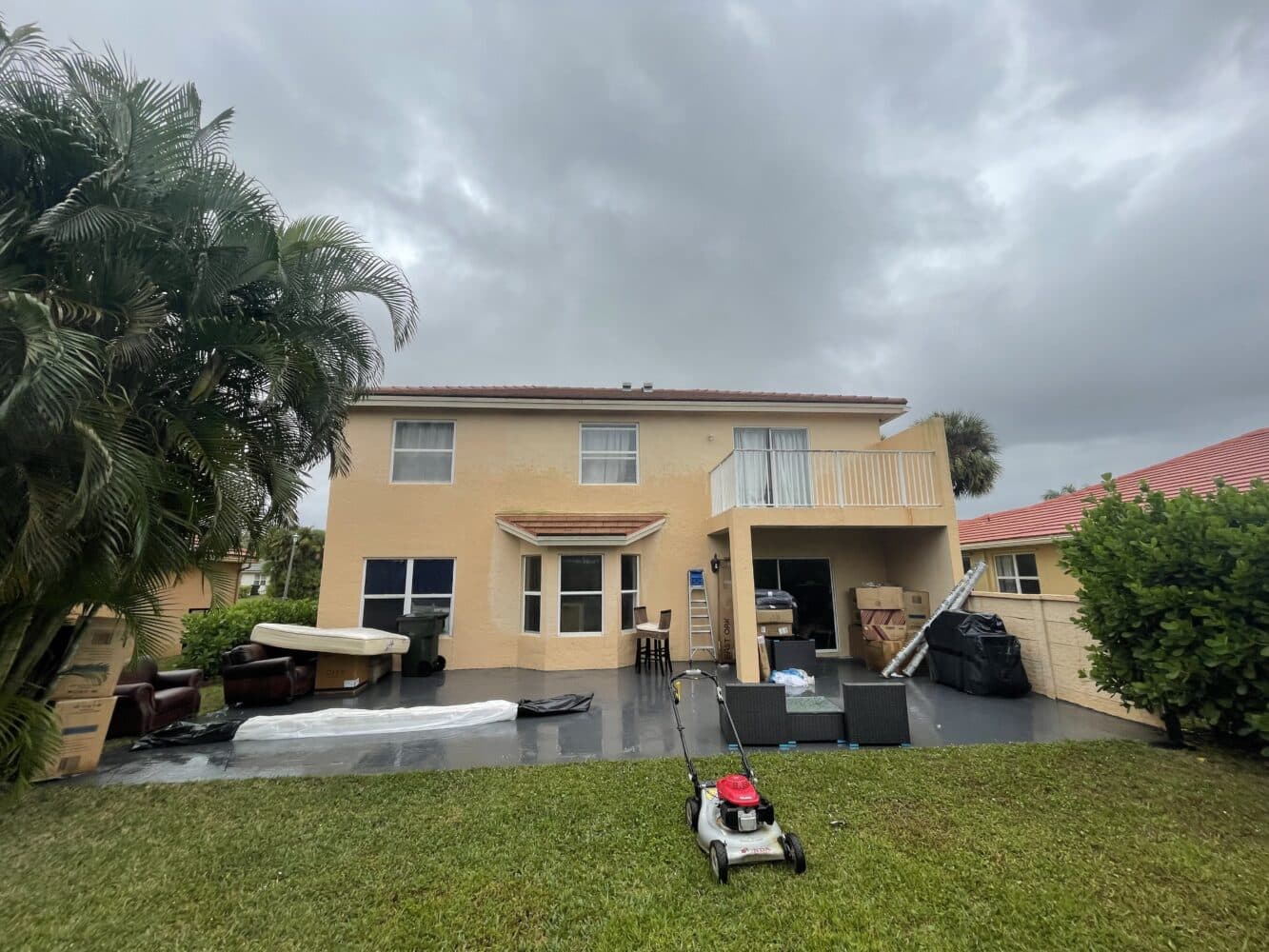 Before - aluminum frame windows in Coral Springs, FL home